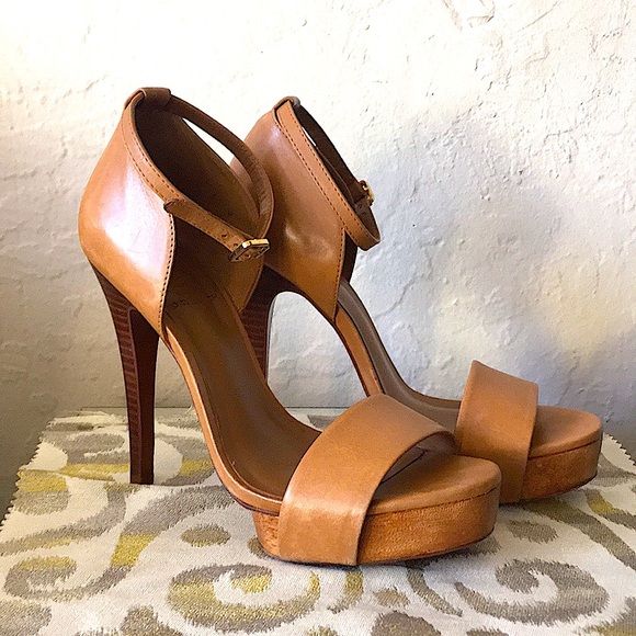 Tory Burch Shoes - Tory Burch wooden heel tan leather sandals
